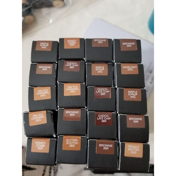 Huge make up bundle deal huge make up lot - Picture 6 of 6